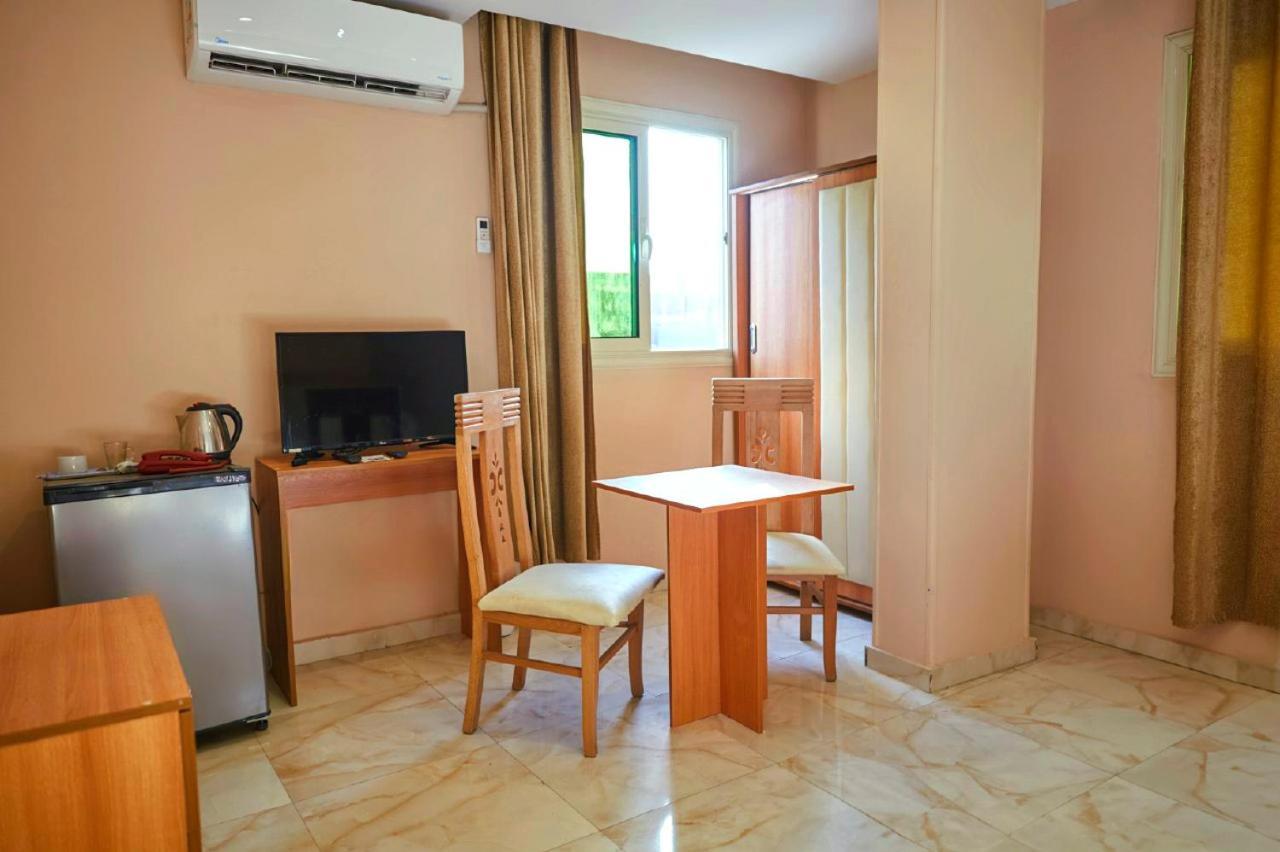 Grand Golden Pyramids View Hotel Kafret el-Gabal Esterno foto