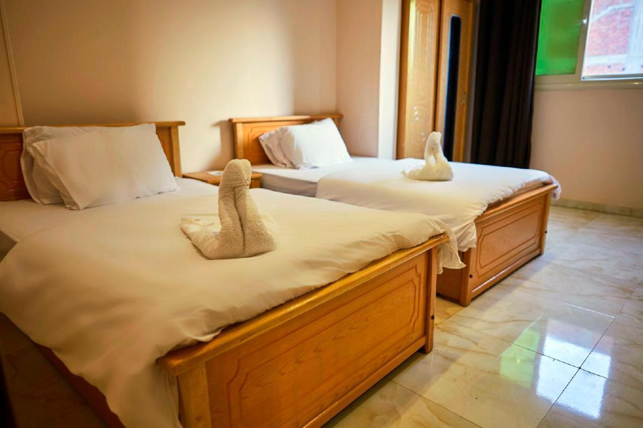 Grand Golden Pyramids View Hotel Kafret el-Gabal Esterno foto