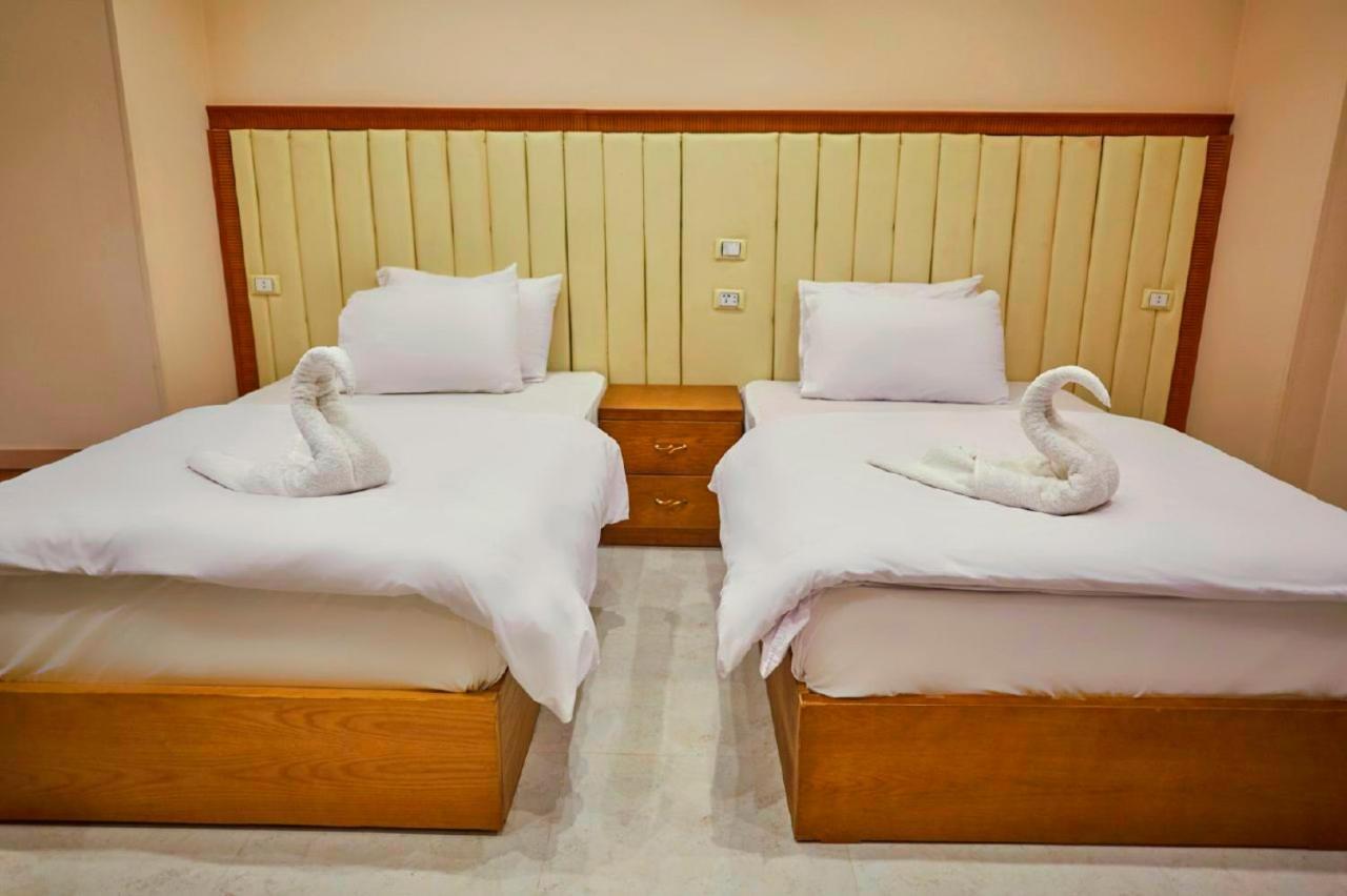 Grand Golden Pyramids View Hotel Kafret el-Gabal Esterno foto