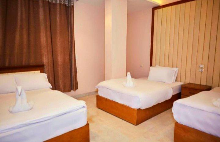 Grand Golden Pyramids View Hotel Kafret el-Gabal Esterno foto