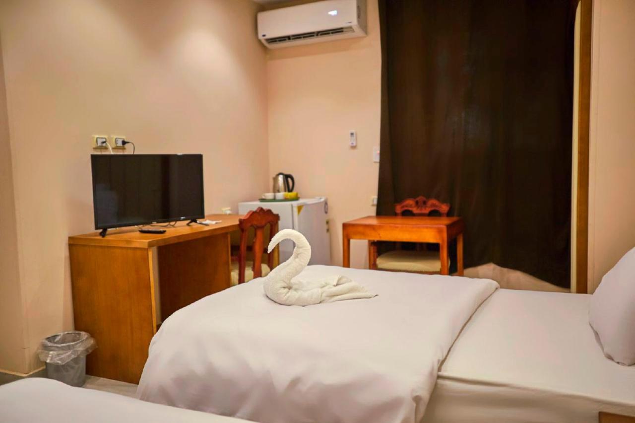Grand Golden Pyramids View Hotel Kafret el-Gabal Esterno foto
