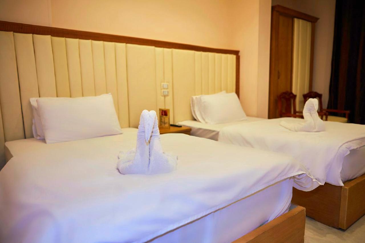 Grand Golden Pyramids View Hotel Kafret el-Gabal Esterno foto
