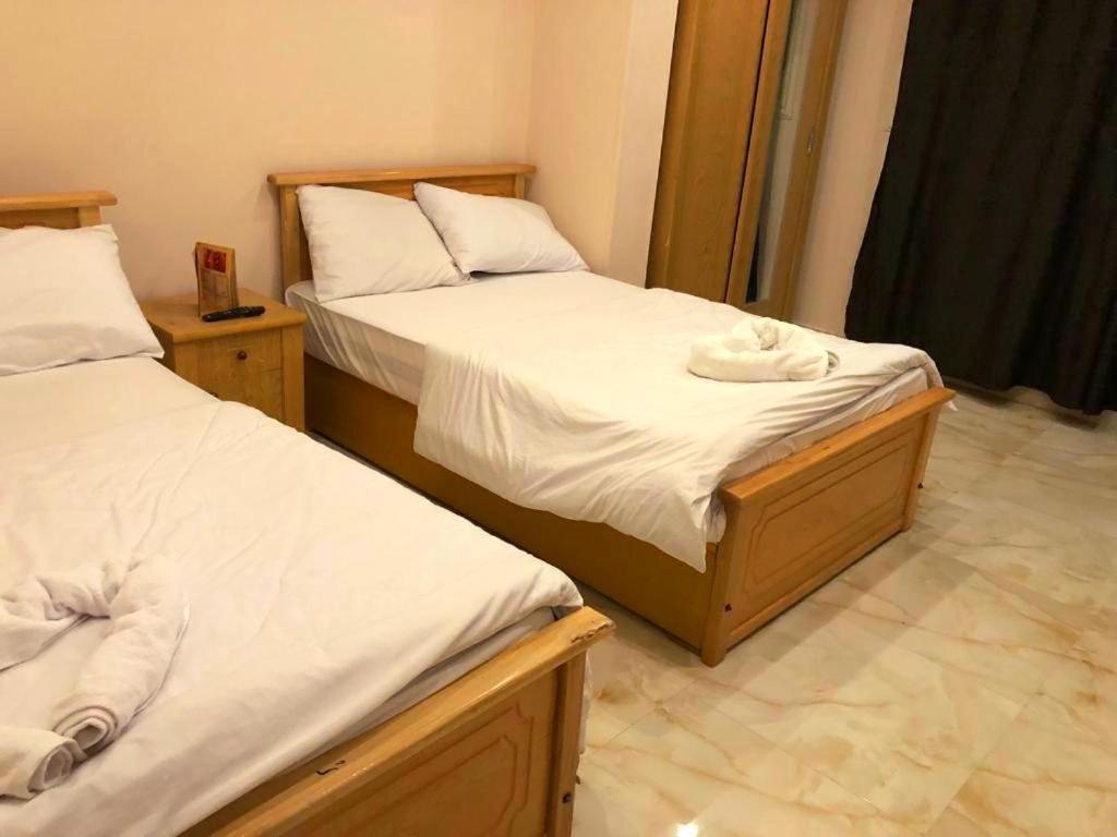 Grand Golden Pyramids View Hotel Kafret el-Gabal Esterno foto