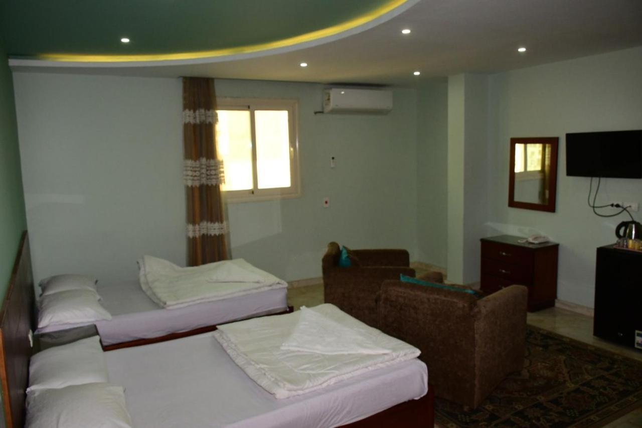 Grand Golden Pyramids View Hotel Kafret el-Gabal Esterno foto