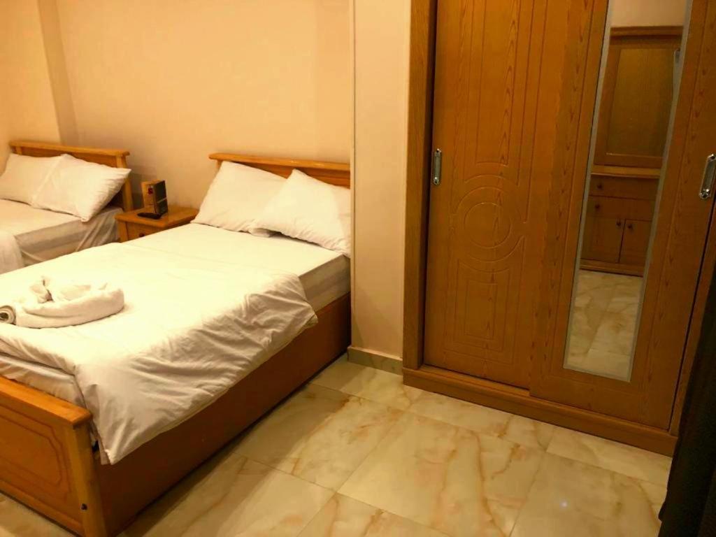 Grand Golden Pyramids View Hotel Kafret el-Gabal Esterno foto